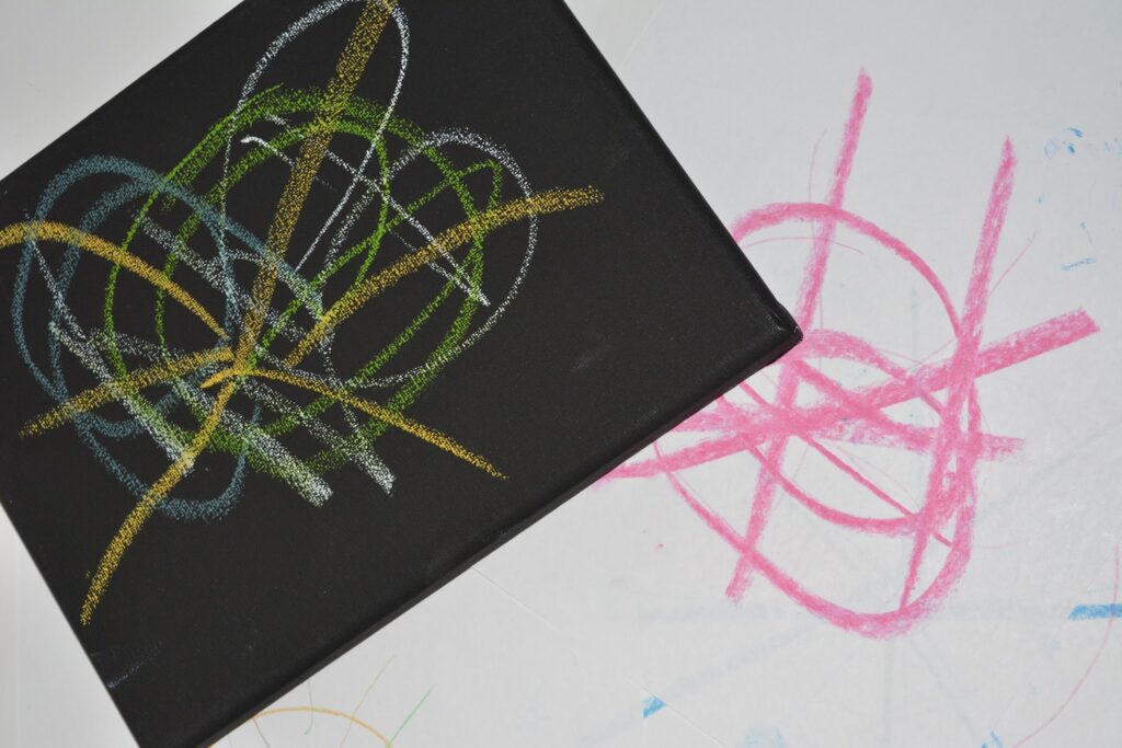 Children Comparing White vs. Black Background